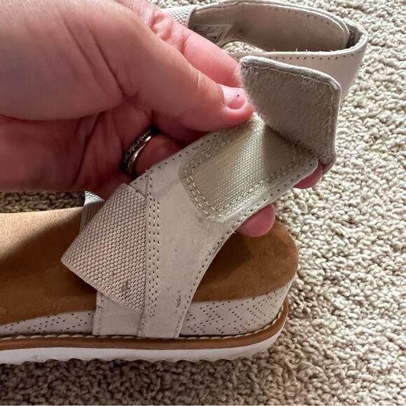 Skechers Memory Foam Open Toe Strappy Sandals Women's Size 10 Off White - Picture 7 of 15